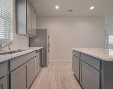 101 Eliana Shores Drive - Photo Thumbnail 4