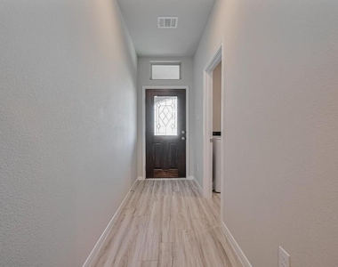 101 Eliana Shores Drive - Photo Thumbnail 2