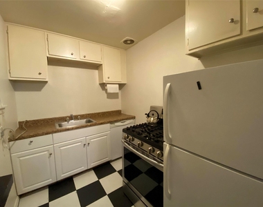 205 Avondale Street - Photo Thumbnail 3