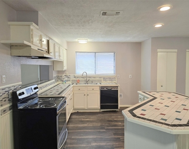 1335 Willersley Lane - Photo Thumbnail 5