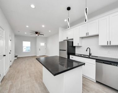 8015 Elbert Street - Photo Thumbnail 5