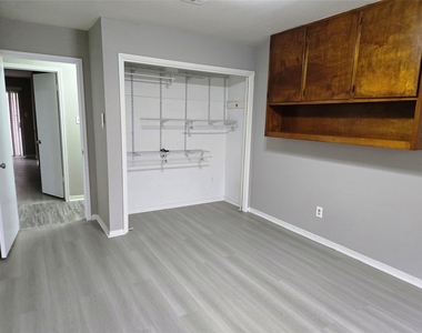 1903 Riflewood Circle - Photo Thumbnail 16