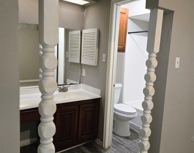 1903 Riflewood Circle - Photo Thumbnail 12