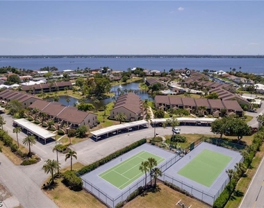 15489 Admiralty Circle - Photo Thumbnail 4