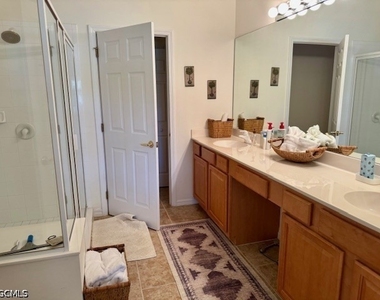 11012 Mill Creek Way - Photo Thumbnail 15