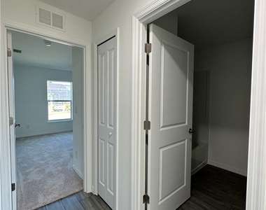 2604 Nw 8th Place - Photo Thumbnail 14