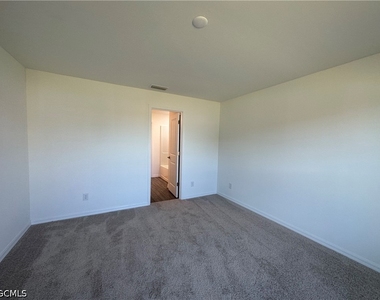 2604 Nw 8th Place - Photo Thumbnail 8