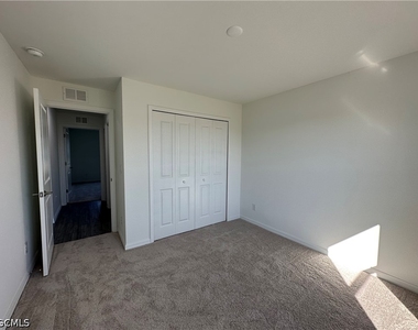 2604 Nw 8th Place - Photo Thumbnail 15