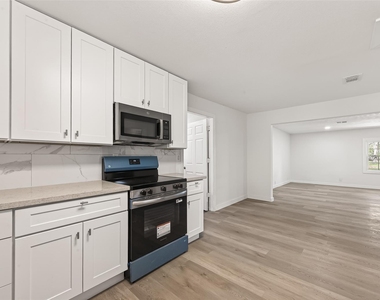 815 Brooks Avenue - Photo Thumbnail 23