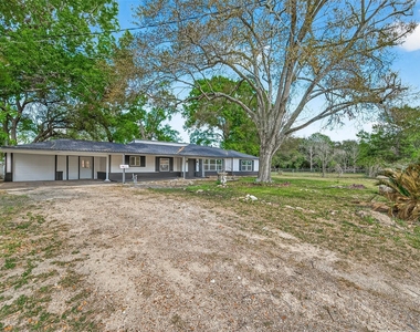 815 Brooks Avenue - Photo Thumbnail 2