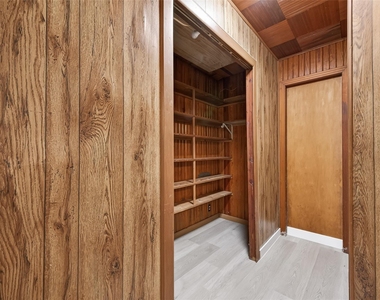 815 Brooks Avenue - Photo Thumbnail 29