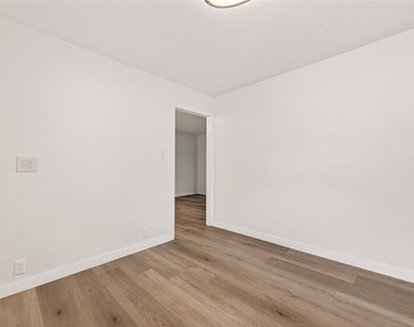 815 Brooks Avenue - Photo Thumbnail 17