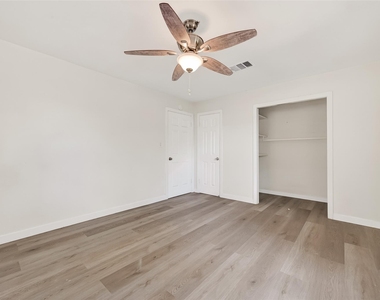 815 Brooks Avenue - Photo Thumbnail 35