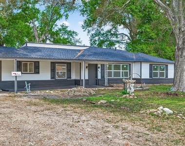 815 Brooks Avenue - Photo Thumbnail 3