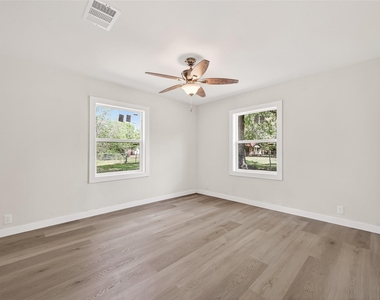 815 Brooks Avenue - Photo Thumbnail 34