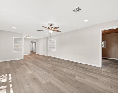 815 Brooks Avenue - Photo Thumbnail 10
