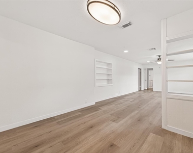 815 Brooks Avenue - Photo Thumbnail 5