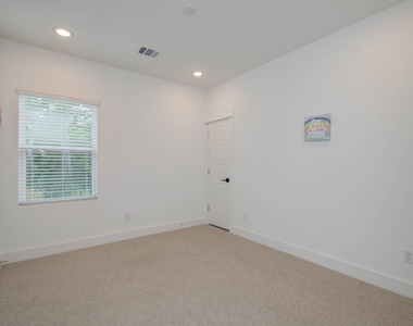 970 Highland Sound Lane - Photo Thumbnail 20
