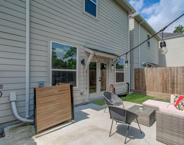 970 Highland Sound Lane - Photo Thumbnail 25