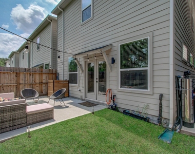 970 Highland Sound Lane - Photo Thumbnail 24