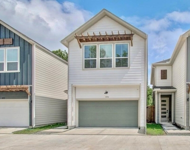 970 Highland Sound Lane - Photo Thumbnail 1
