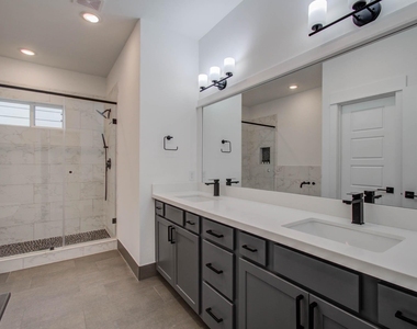 970 Highland Sound Lane - Photo Thumbnail 15
