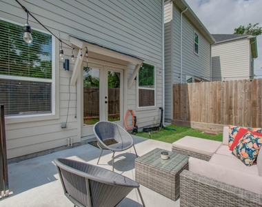 970 Highland Sound Lane - Photo Thumbnail 23