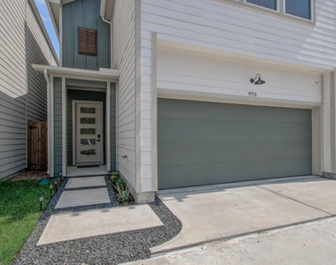 970 Highland Sound Lane - Photo Thumbnail 28