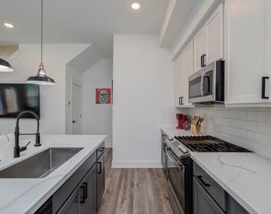 970 Highland Sound Lane - Photo Thumbnail 7