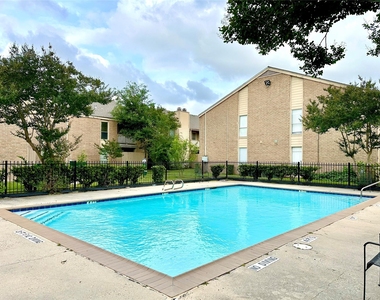 10211 Sugar Branch Drive - Photo Thumbnail 12