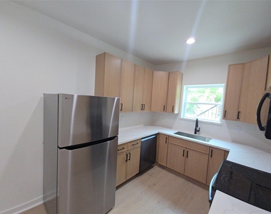 8101 Venus Street - Photo Thumbnail 17