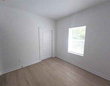 8101 Venus Street - Photo Thumbnail 11