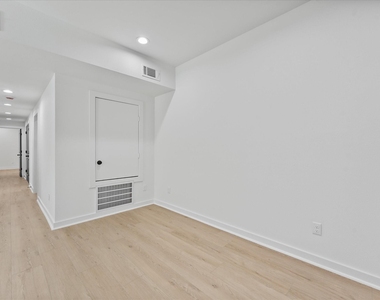 8101 Venus Street - Photo Thumbnail 14