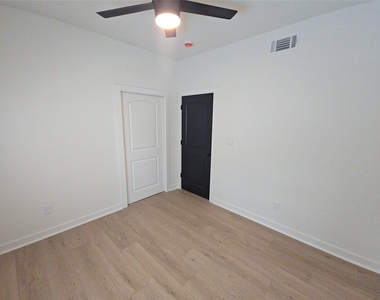 8101 Venus Street - Photo Thumbnail 13