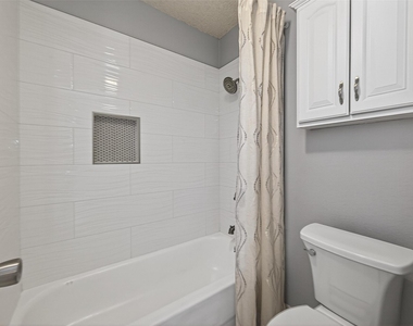 1516 Bay Area Boulevard - Photo Thumbnail 15