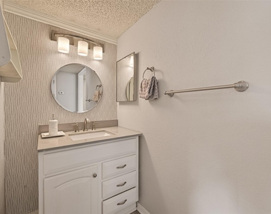 1516 Bay Area Boulevard - Photo Thumbnail 13