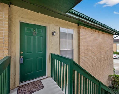 1516 Bay Area Boulevard - Photo Thumbnail 3