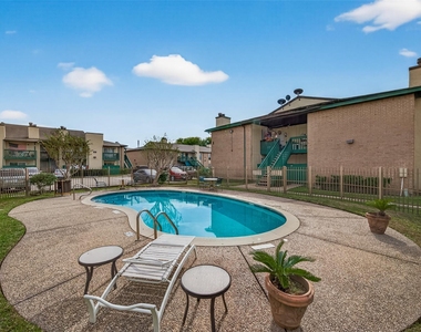 1516 Bay Area Boulevard - Photo Thumbnail 19