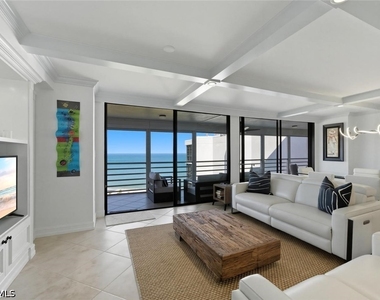 4751 Gulf Shore Boulevard N - Photo Thumbnail 2