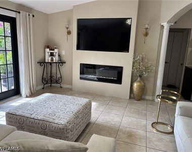 1156 Oakes Boulevard - Photo Thumbnail 6