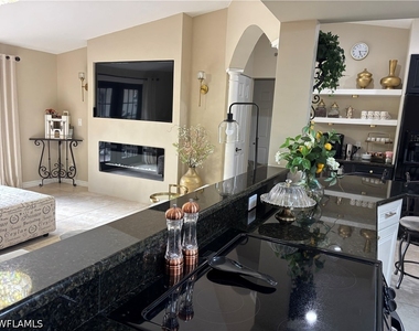 1156 Oakes Boulevard - Photo Thumbnail 9