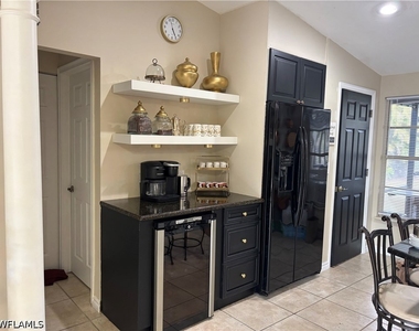 1156 Oakes Boulevard - Photo Thumbnail 12
