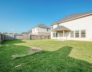 223 Sintra Lake Way - Photo Thumbnail 33