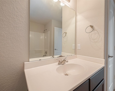 223 Sintra Lake Way - Photo Thumbnail 31