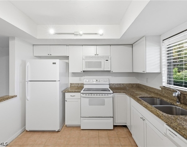 28161 Pine Haven Way - Photo Thumbnail 11