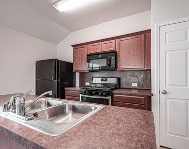 6227 Lovage Avenue - Photo Thumbnail 10