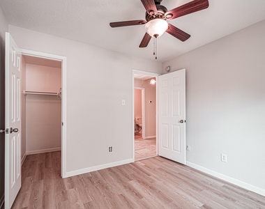 6227 Lovage Avenue - Photo Thumbnail 22