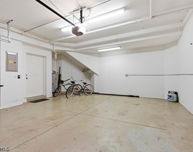 10040 Valiant Court - Photo Thumbnail 21