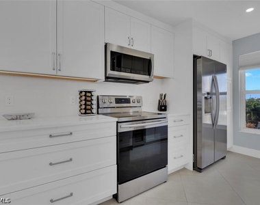 991 N Barfield Drive - Photo Thumbnail 7