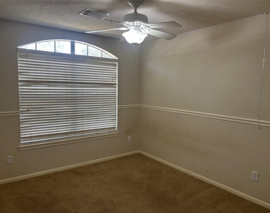 3526 Glenhill Drive - Photo Thumbnail 3
